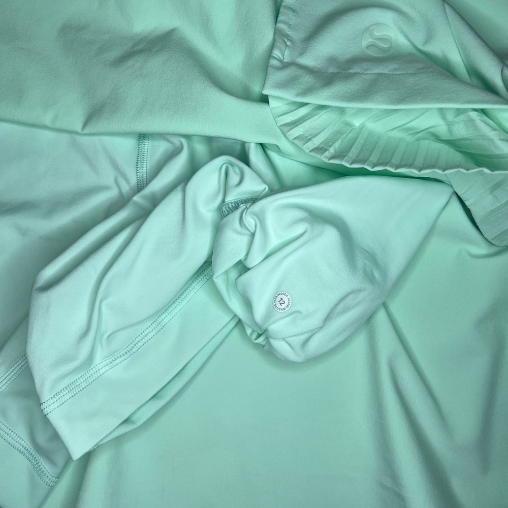 lululemon athletica Asymmetrical Skirt in Light Green - Picture 8 of 9